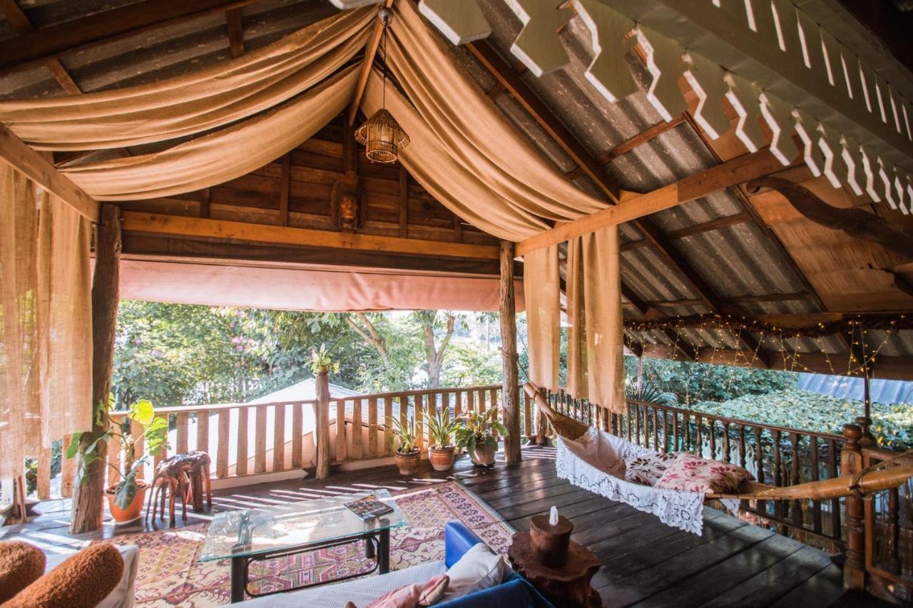 The Antique Riverside Resort Ban Pong  Luaran gambar