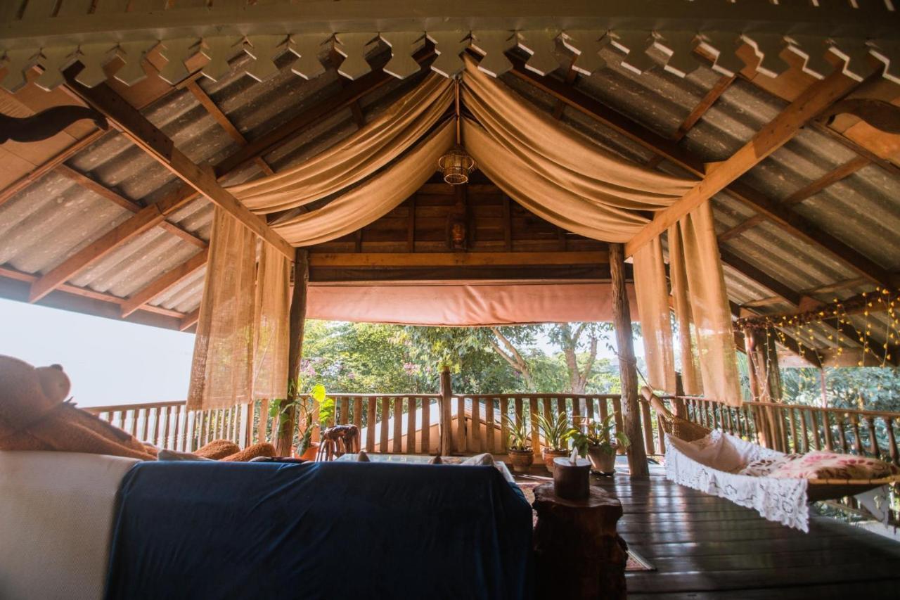 The Antique Riverside Resort Ban Pong  Luaran gambar