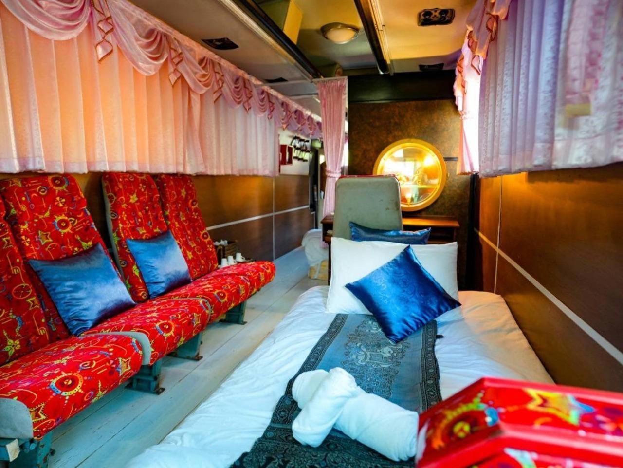 The Antique Riverside Resort Ban Pong  Luaran gambar