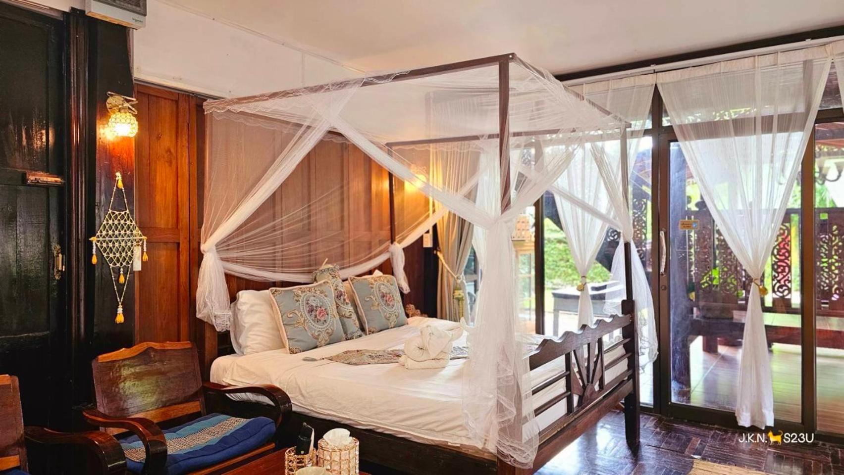 The Antique Riverside Resort Ban Pong  Luaran gambar