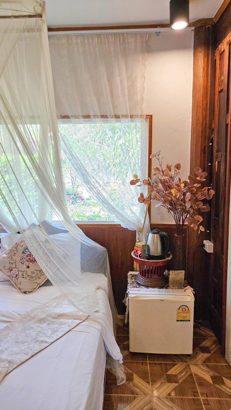 The Antique Riverside Resort Ban Pong  Luaran gambar