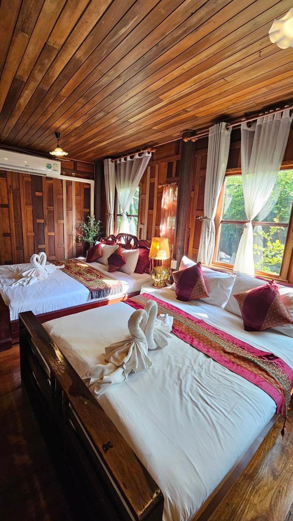 The Antique Riverside Resort Ban Pong  Luaran gambar