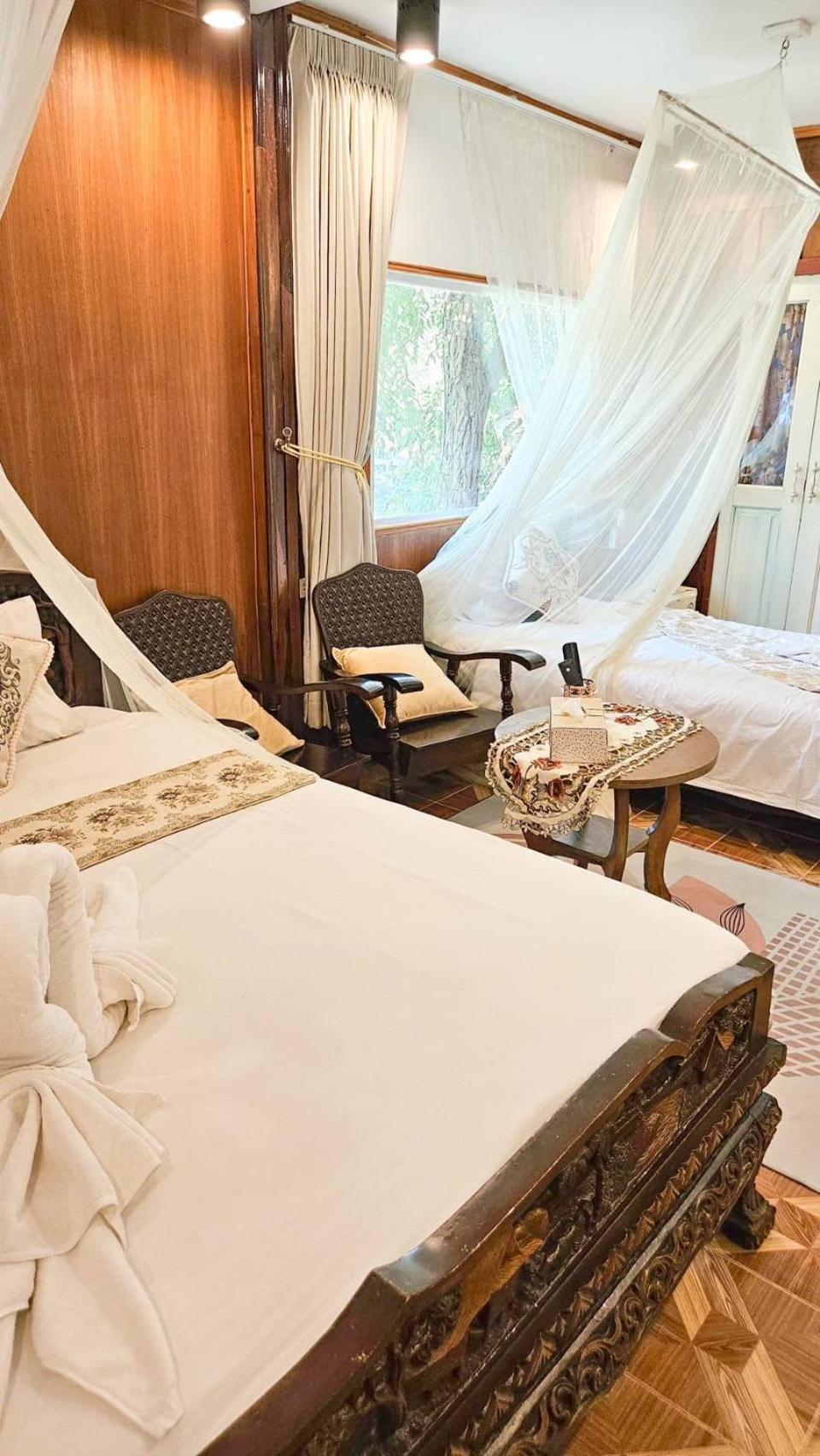 The Antique Riverside Resort Ban Pong  Luaran gambar