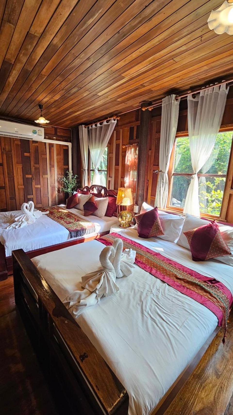 The Antique Riverside Resort Ban Pong  Luaran gambar